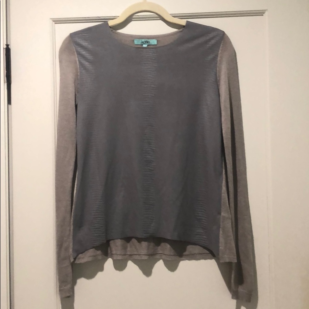 NWT Karlie soft snake print long sleeve